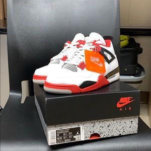 Air Jordan Fire Red 4s